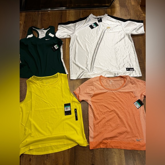 Nike Women’s XL Activewear Bundle lot 3 pieces NEW - Picture 1 of 9